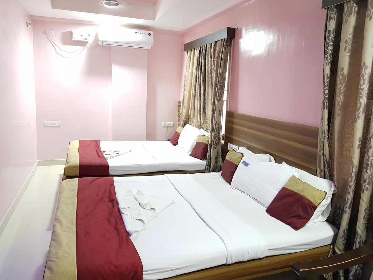 Hotel Abm International Бангалор Екстериор снимка